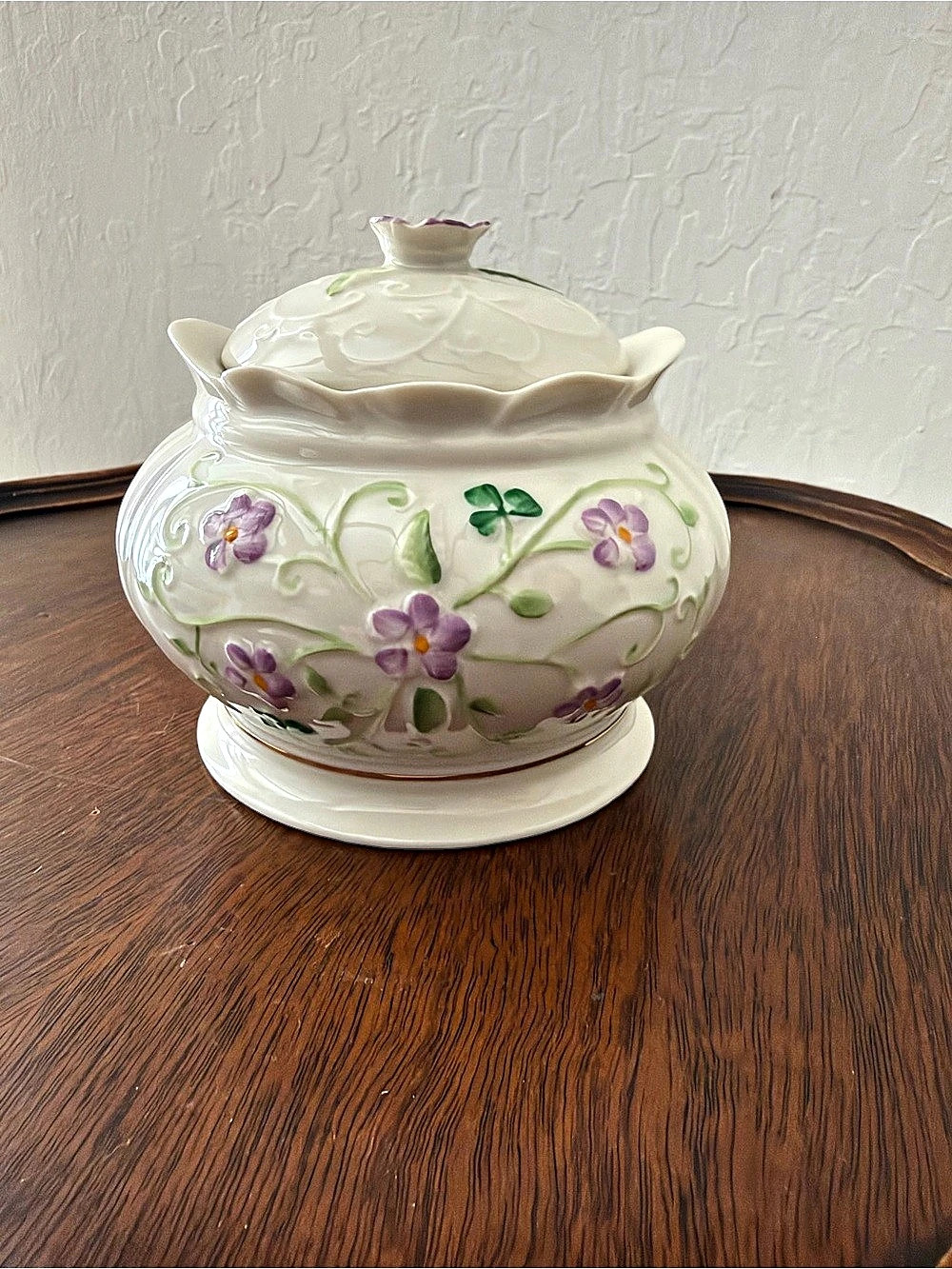 Belleek Irish Flax Gift Box Floral Tureen White & Pink